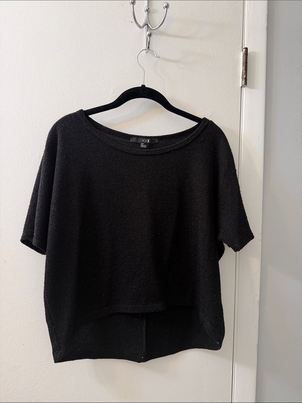 Forever 21 Black Relaxed Boxy Knit Crop Top
